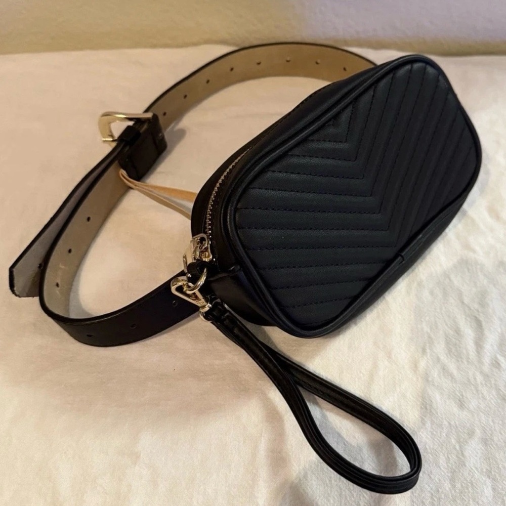 Steve Madden Black Quilted Crossbody Bag women’s versatile bag